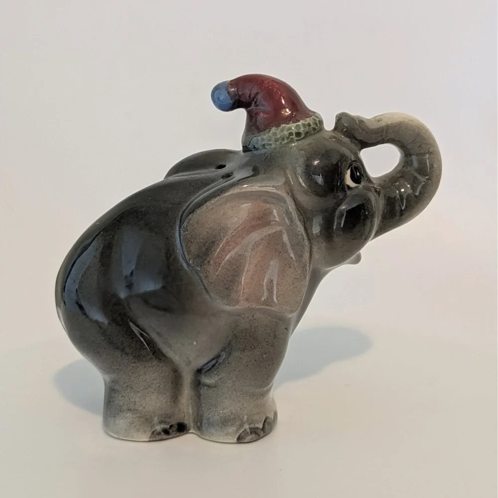 Vintage‎ Circus Elephant On Trapezoid Base Salt And Pepper Japan Ceramic